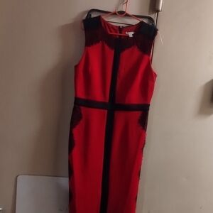 Elegant Red and Black Sleeveless Dress
